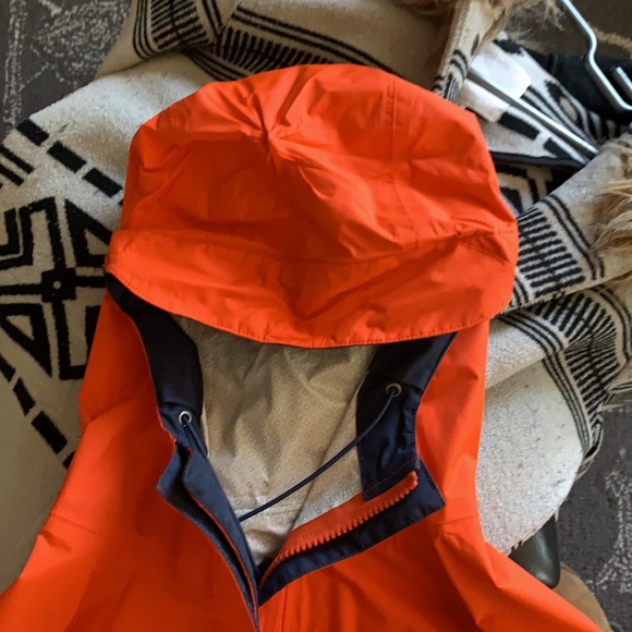 Like new women’s orange rain jacket north face - Picture 4 of 5